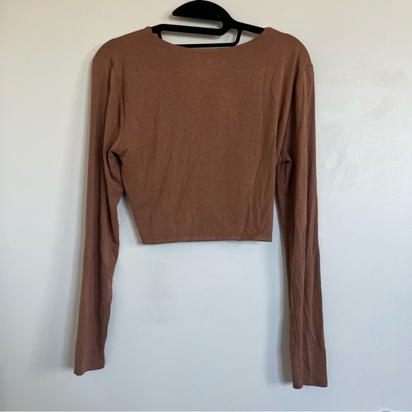 Privacy Please crop top - Picture 2 of 4